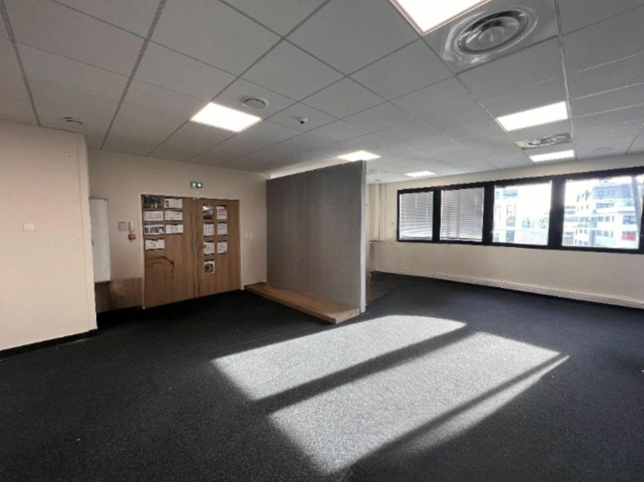 Bureau Saint-Priest 384m² Location bureau Saint-Priest Rhône OLBUR2201032 2